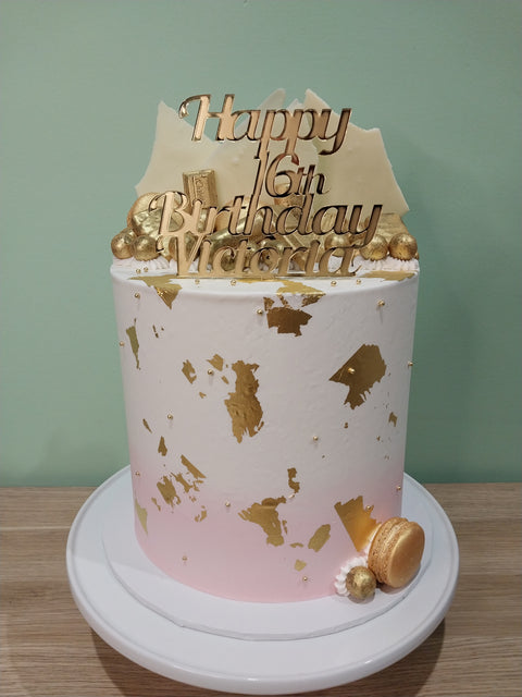 Tall Chocolates Cake Pastel