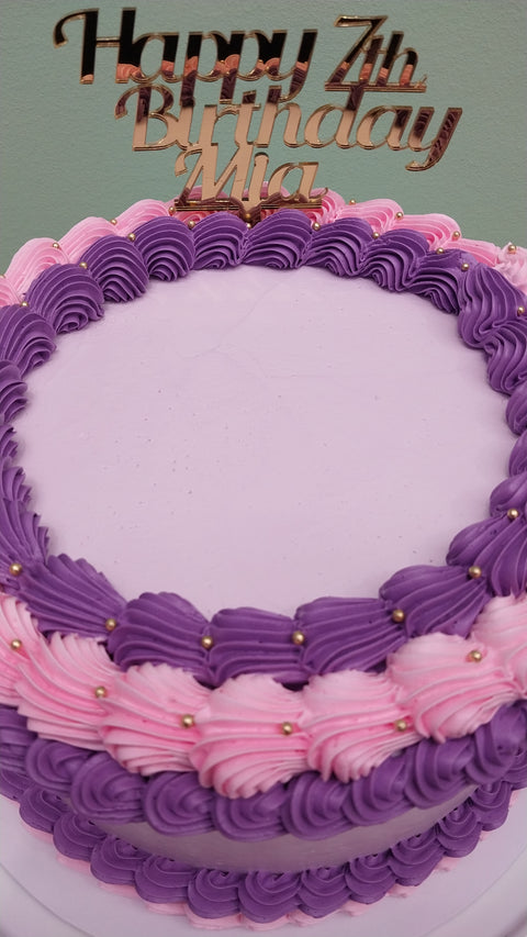 Pretty Lilac Vintage Cake