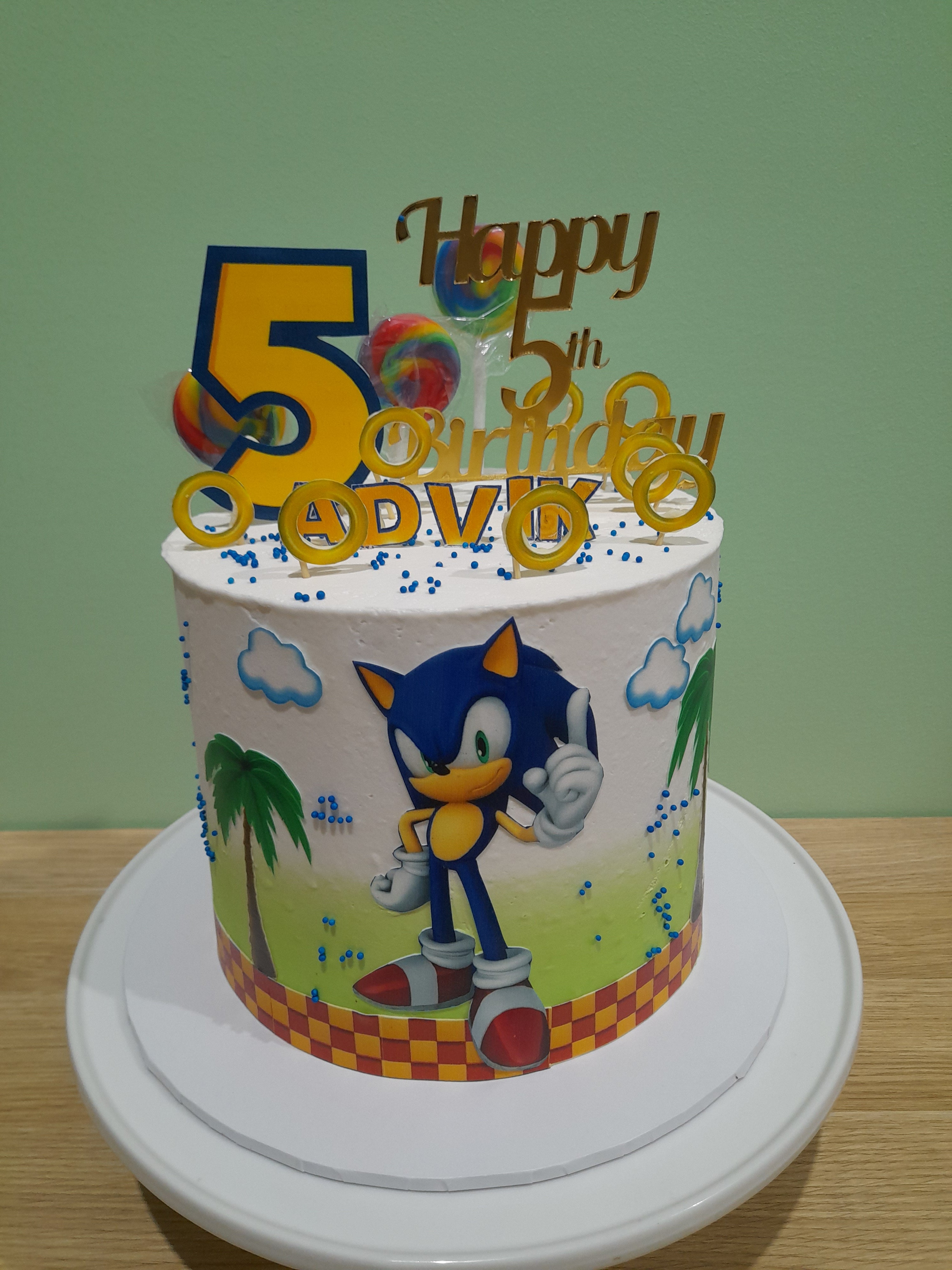 Modern Sonic Hedgehog Cake | Sonic cake, Sonic the hedgehog cake, Hedgehog  cake